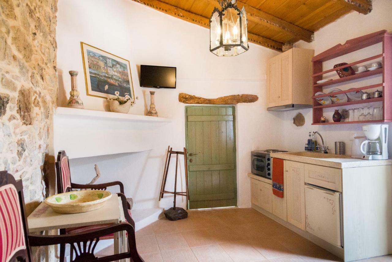 Private Studio In Historic House Lastros Εξωτερικό φωτογραφία